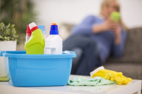 Detailed kitchen and bathroom move in cleaning in Tufnellpark